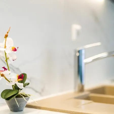 Twinstars Maisonette