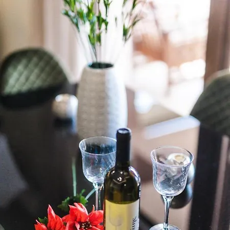 Twinstars Maisonette