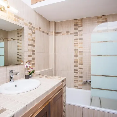 Twinstars Maisonette