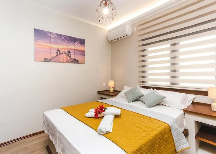 Twinstars Maisonette *