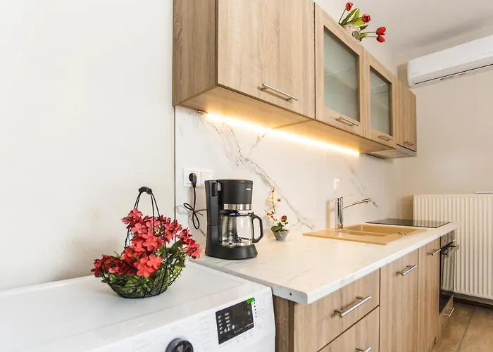 Twinstars Maisonette *